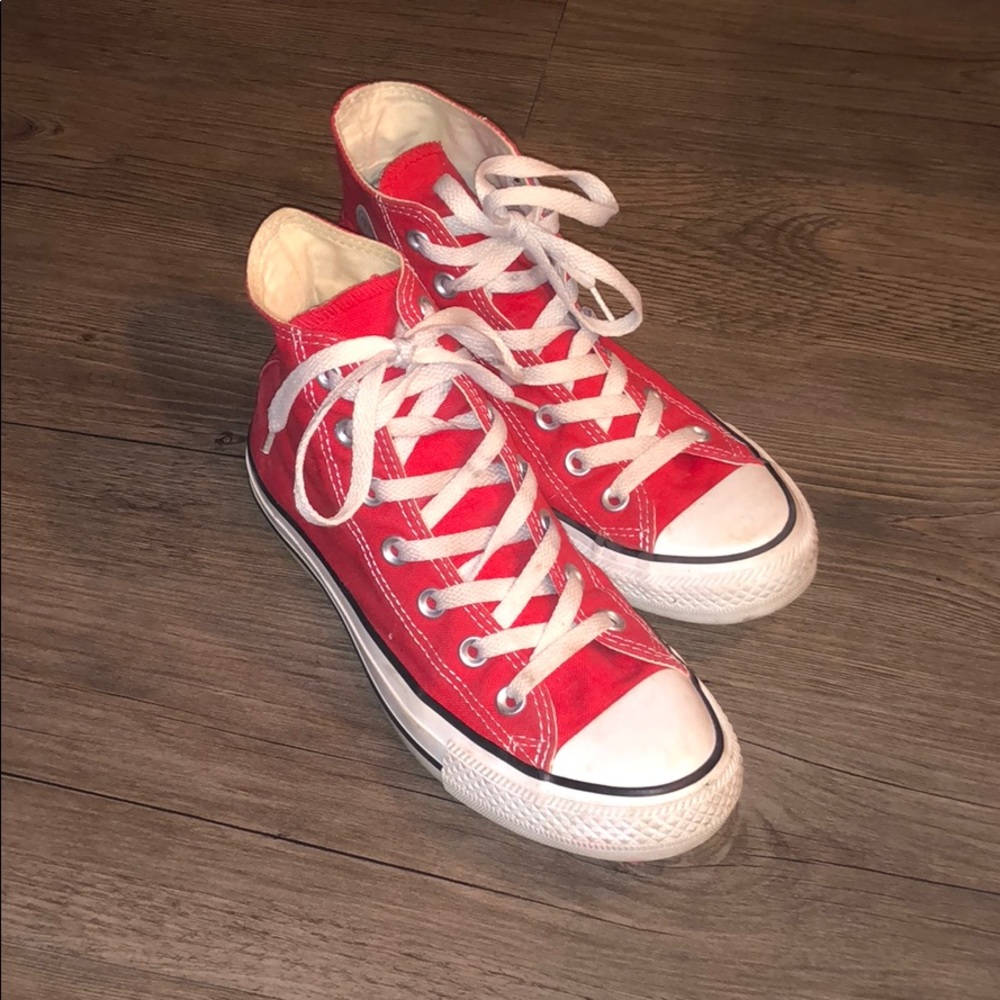 RED HI-TOP CONVERSE